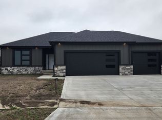 3306 SE Bannister Dr, Ankeny, IA 50021