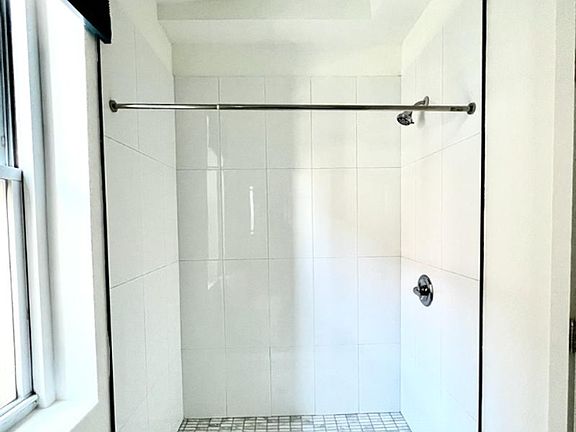 2nd image of 3945 Lancaster Ave #2B