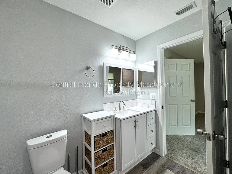 658 Elwood St — Photo 14