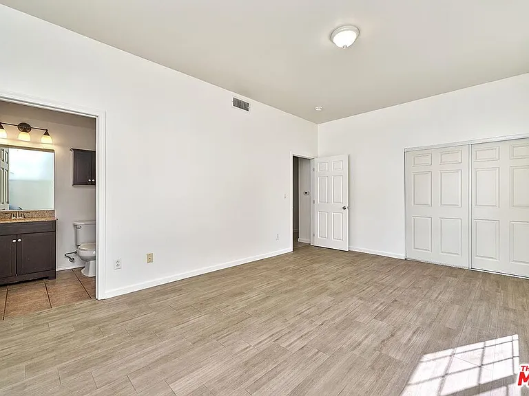 705 S Gramercy Pl — Photo 9