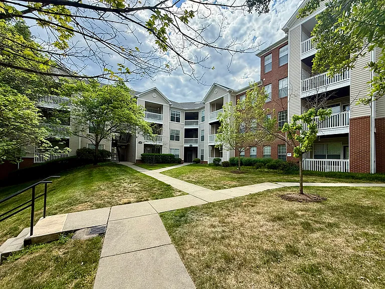 320 Riverbend Dr #3C — Photo 20