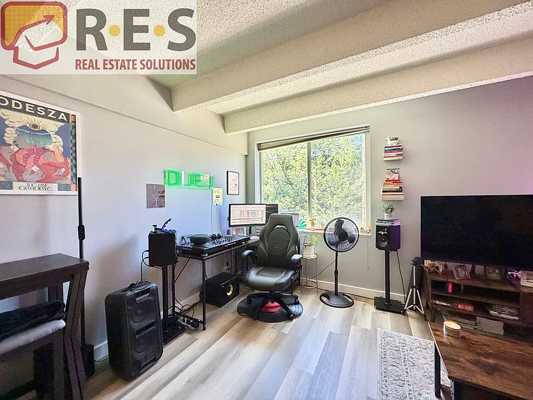555 E 10th Ave #109 — Photo 6