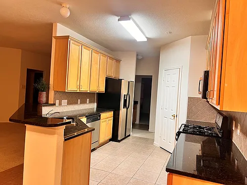 9406 Lakeway View Ln Photo 1