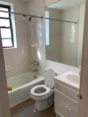 Rented by Lang Realty LLC | media 7