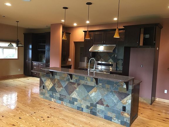 5th image of 10919 Chaucer Ln SE