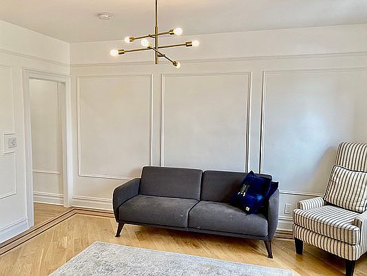 5th image of 246 15th St APT 8