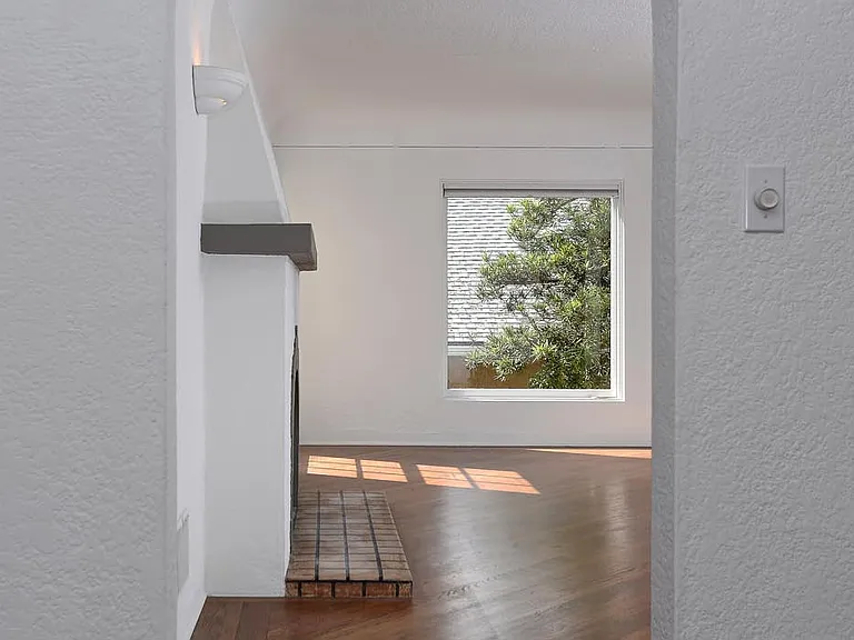 3759 7th Ave — Photo 3