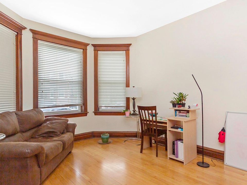 1st image of 2240 W Augusta Blvd #1