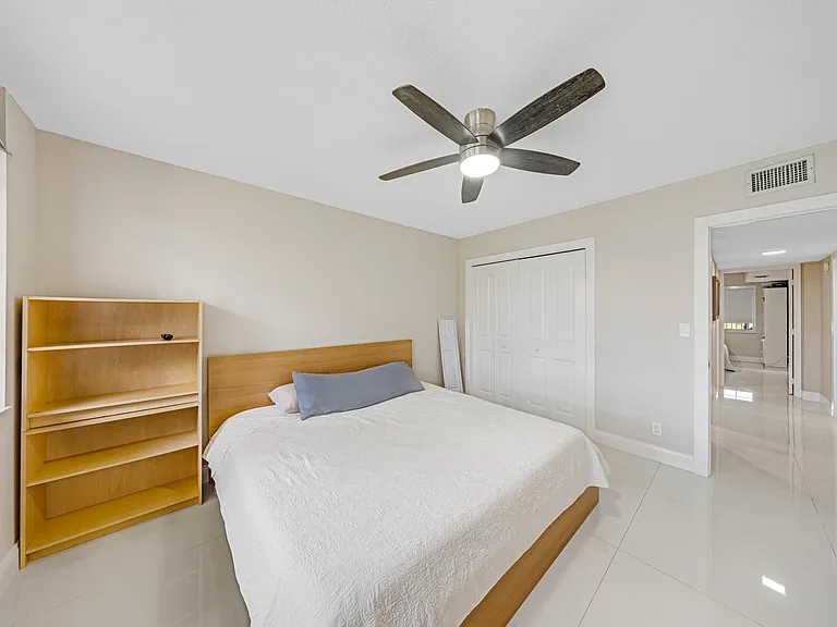 4261 W Palm Aire Dr #204 — Photo 26