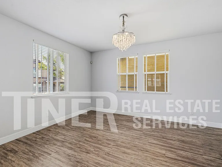 203 Rochdale St — Photo 6