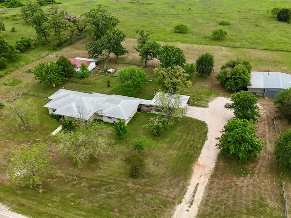 1401 Fm 112, Lexington, TX 78947