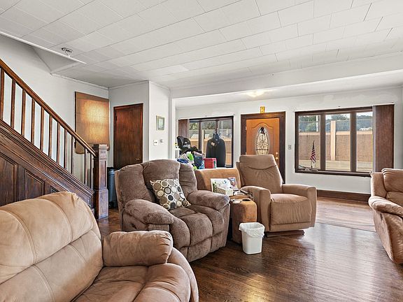 3rd image of 420 Rutherford Ave