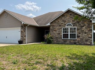 619 Oakmont Dr, Warrensburg, MO 64093