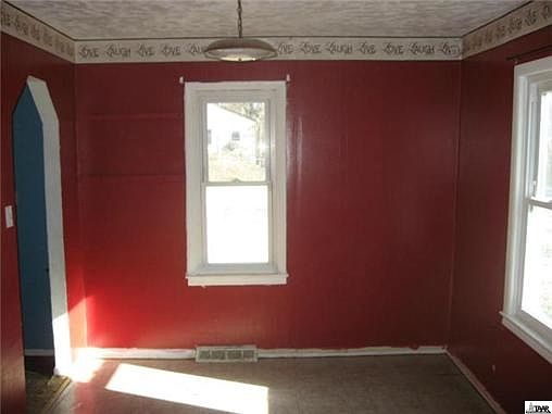 2nd image of 326 N 40th St