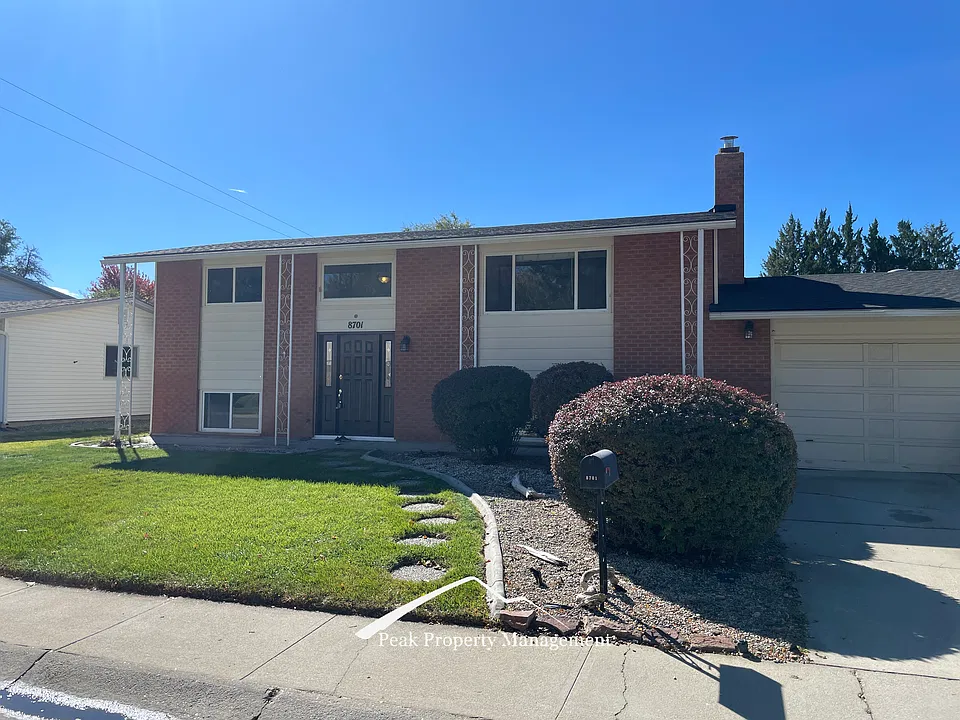 8701 W Brynwood Dr