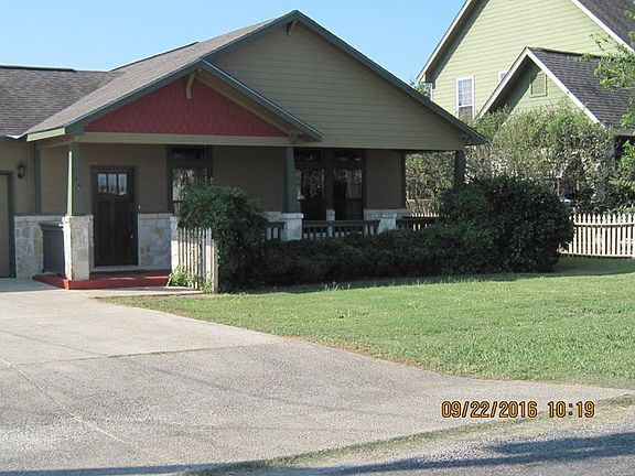 3rd image of 109 Cibolo Ave