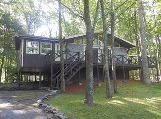 148 E Lake Dr, Milford, PA 18337