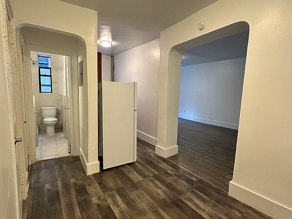 5th image of 2265 University Ave APT 1G