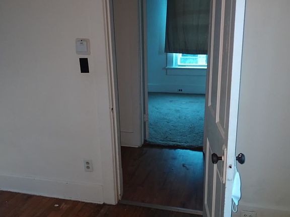 5th image of 530 E Adams St