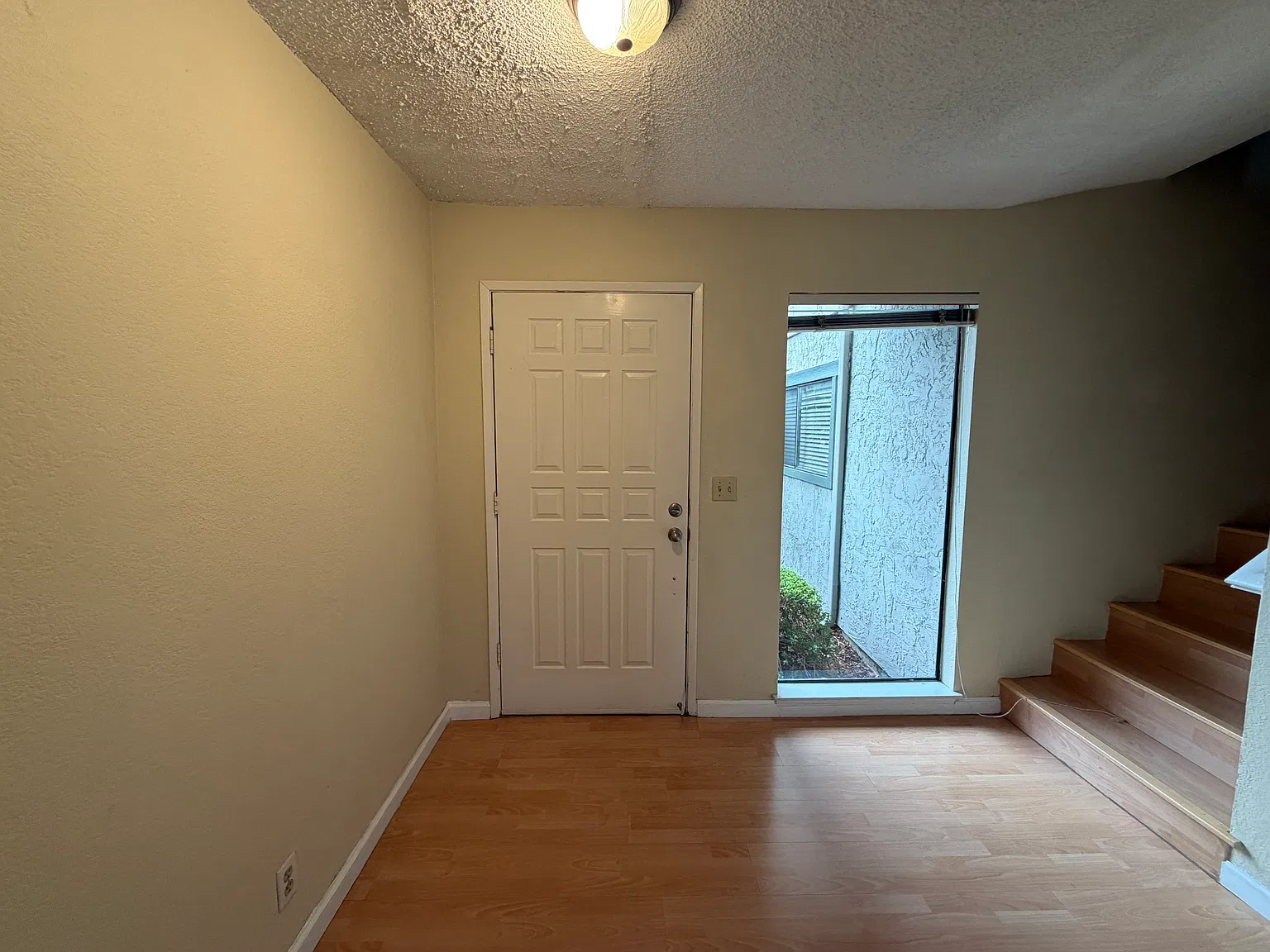 3 bed, 2.5 bath, 1779 sqft, $4,350 — Photo 2
