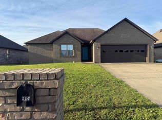 906 Garrison Ln, Paragould, AR 72450