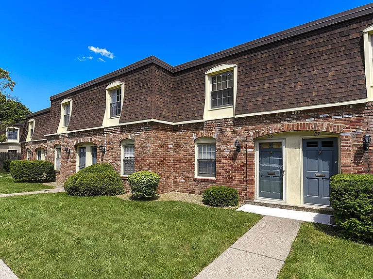 River Oaks Townhomes at Fox Chapel — Photo 31