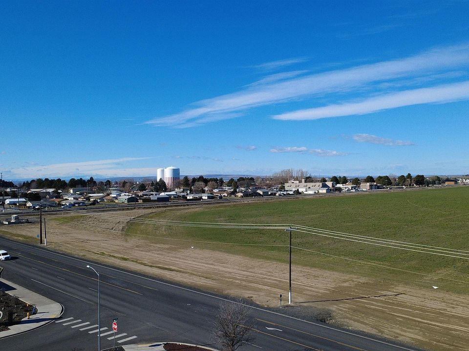 1st image of E Main St