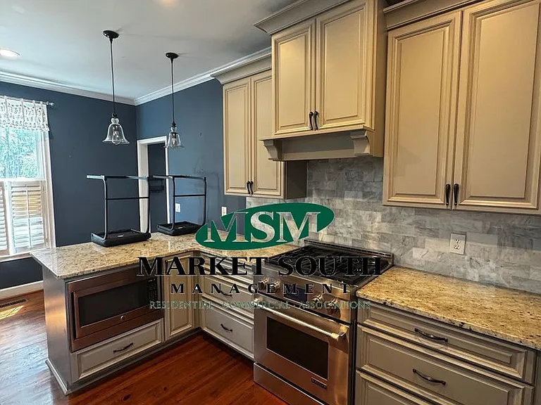 12 Ardsley Ct — Photo 6