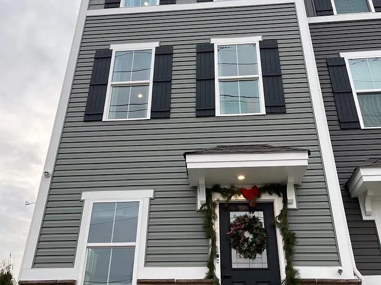 5 Sidney Ln — Photo 1