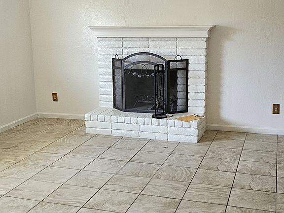3rd image of 3305 Sagittarius Ave