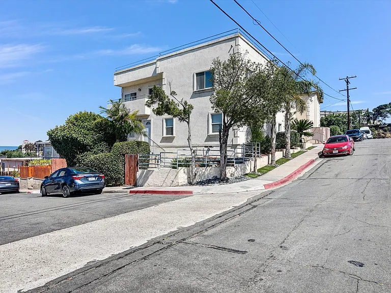 5860 - 5864 Mildred Street — Photo 20