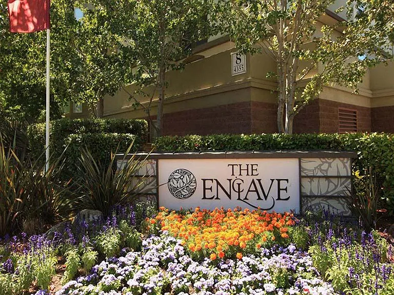 Enclave — Photo 9