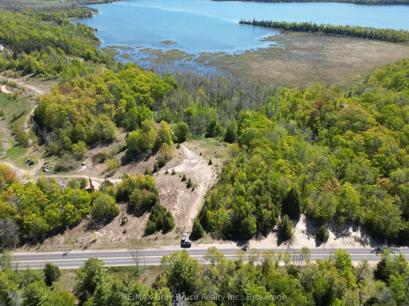 217 Bryant St, South Bruce Peninsula, ON N0H 2T0