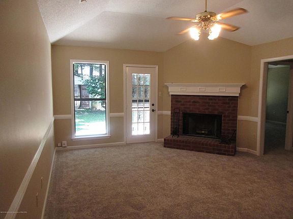 3rd image of 6731 Hickory Crest Dr