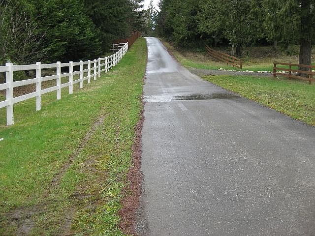 2nd image of 7220 SE Overaa Rd