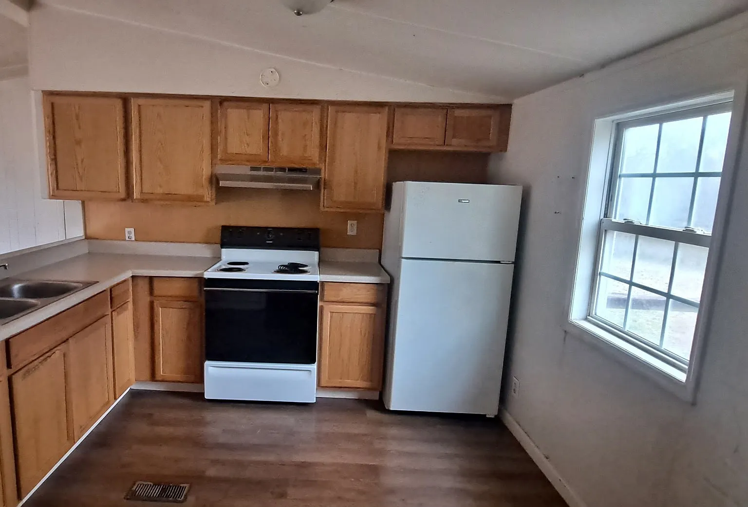 3 bed, 1000 sqft, $1,250 — Photo 2