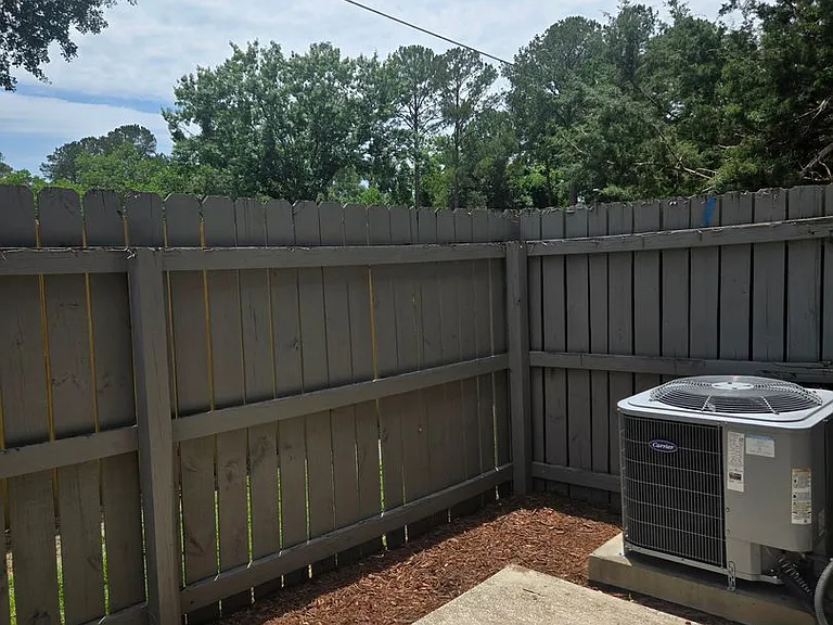 4503 NW 41st Pl — Photo 40