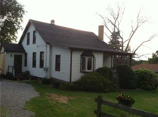 4 Highland Dr, Mc Kees Rocks, PA 15136