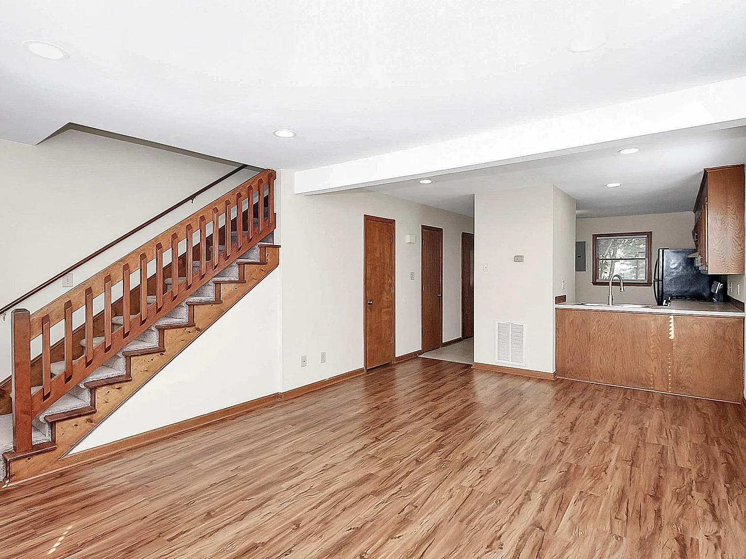 2 bed, 1.5 bath, 1200 sqft, $1,475 — Photo 2