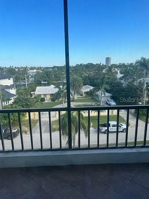 2 bed, 2.0 bath, 1036 sqft, $2,995 — Photo 2