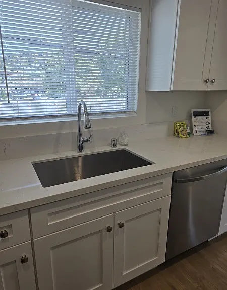 1011 E Chevy Chase Dr #A — Photo 5