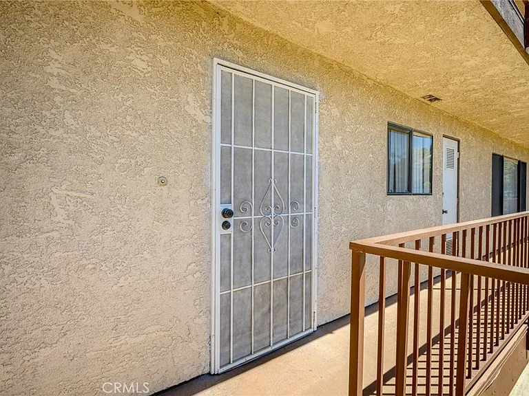 1364 E Garfield Ave #1 — Photo 2