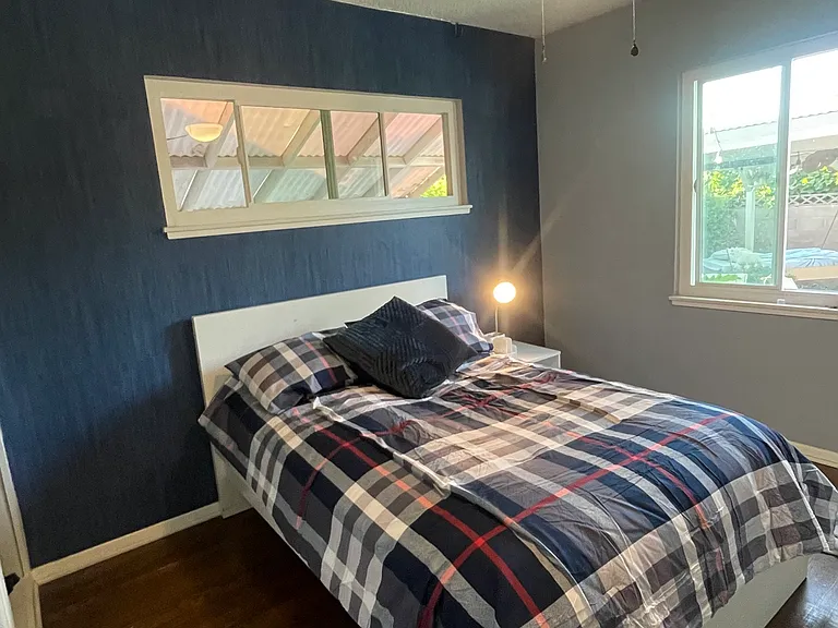 1437 W Olive Ave — Photo 11