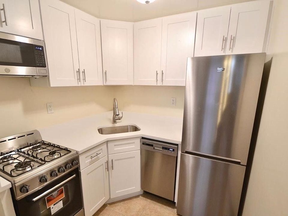 1st image of 329 W 76th St #1