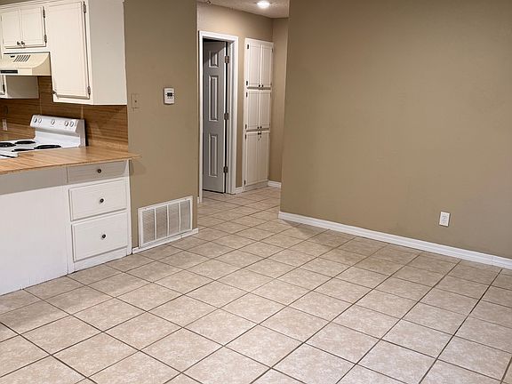 2nd image of 111 E Sandy Creek Dr #3