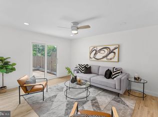 810 S Concord Ct, Sterling, VA 20164