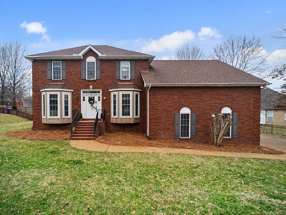 1st image of 205 Fieldstone Dr