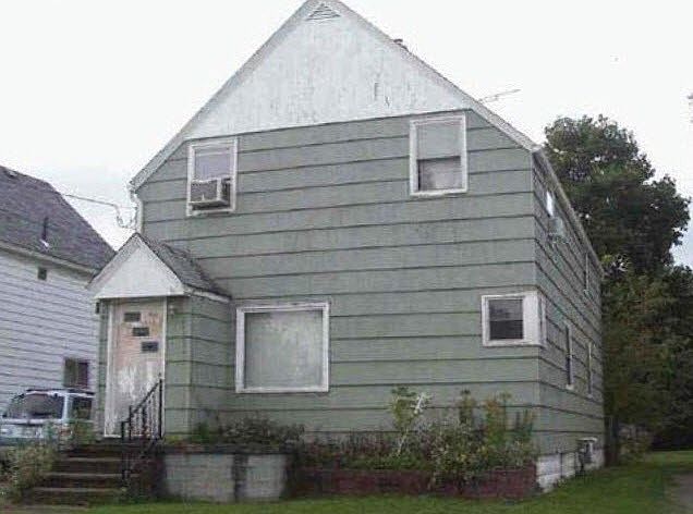 2nd image of 1027 W 17th St