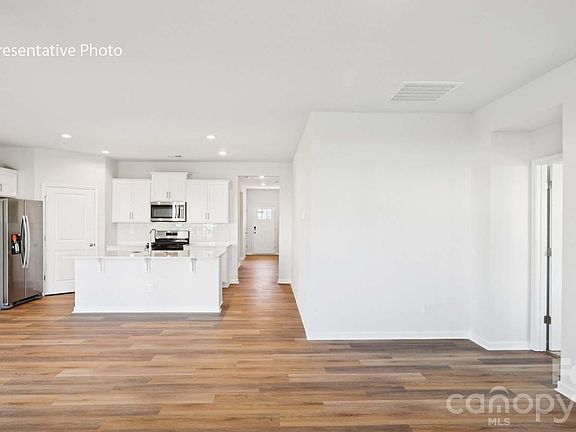 2nd image of 2019 Moorside Ct