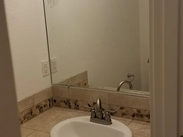 7835 SE 92nd Ave #8 — Photo 12